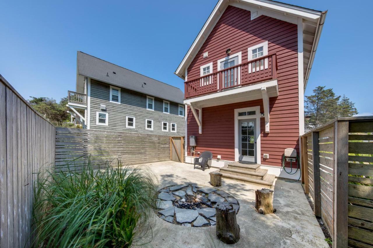 Dog Paddle Villa Lincoln City Exterior photo